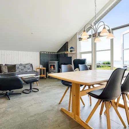 Дом отдыха Gorgeous In With Sauna