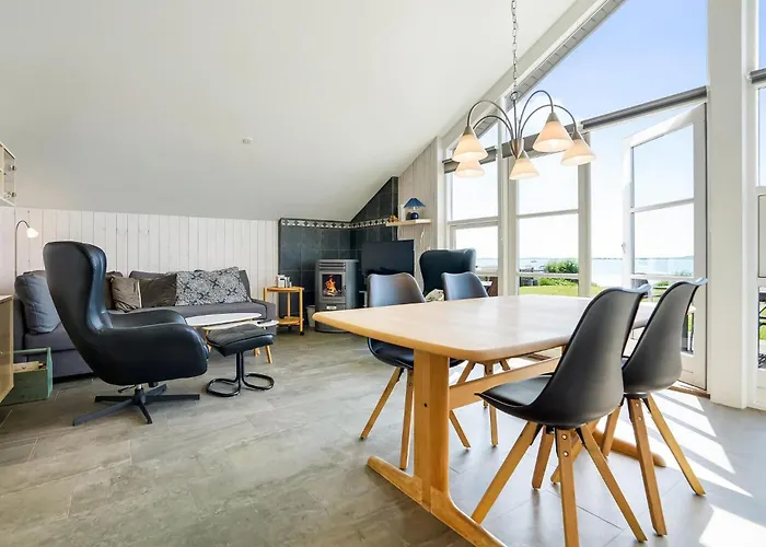 בית נופש Gorgeous In With Sauna